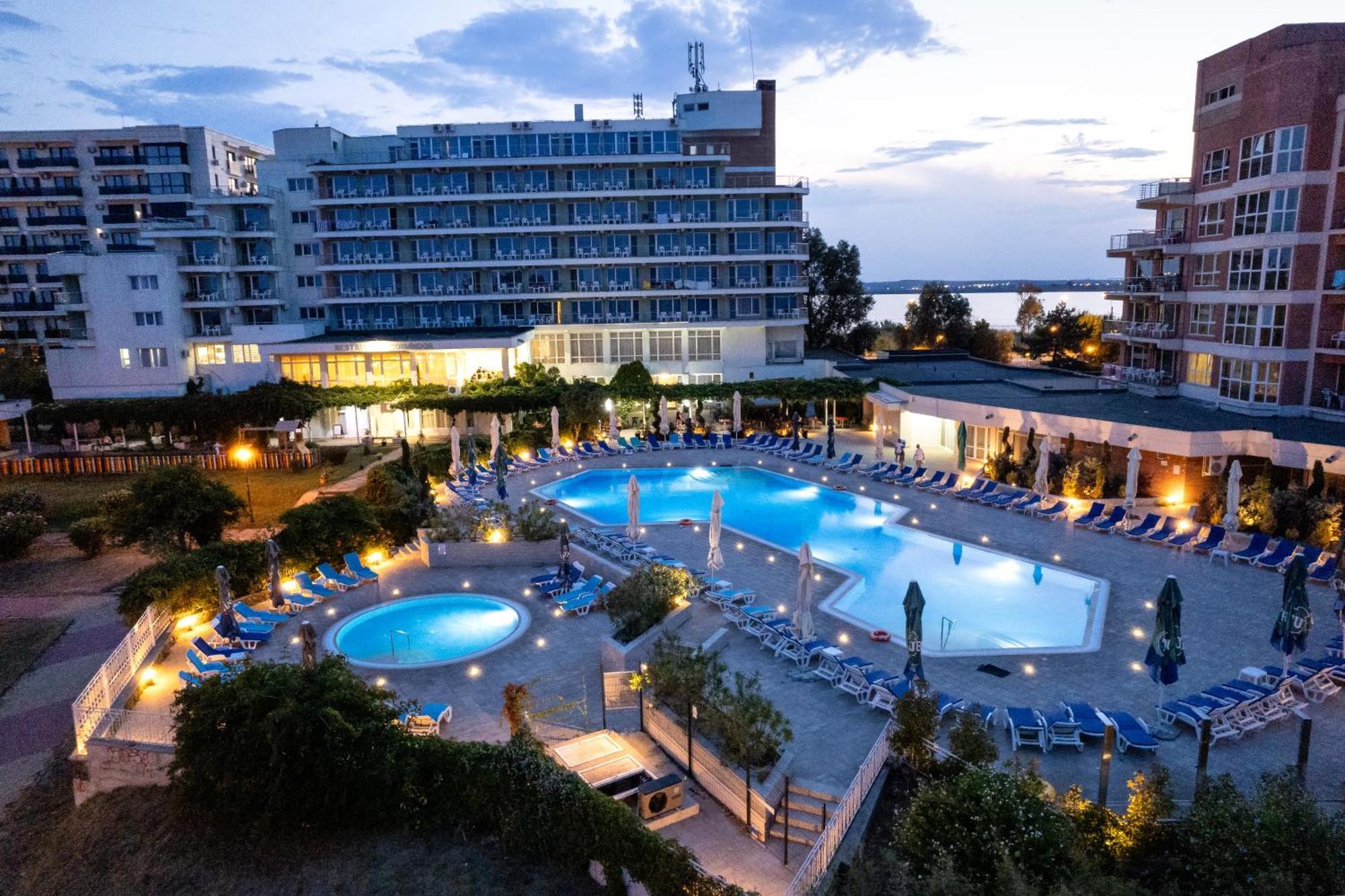 Hotel Comandor Mamaia Ngoại thất bức ảnh