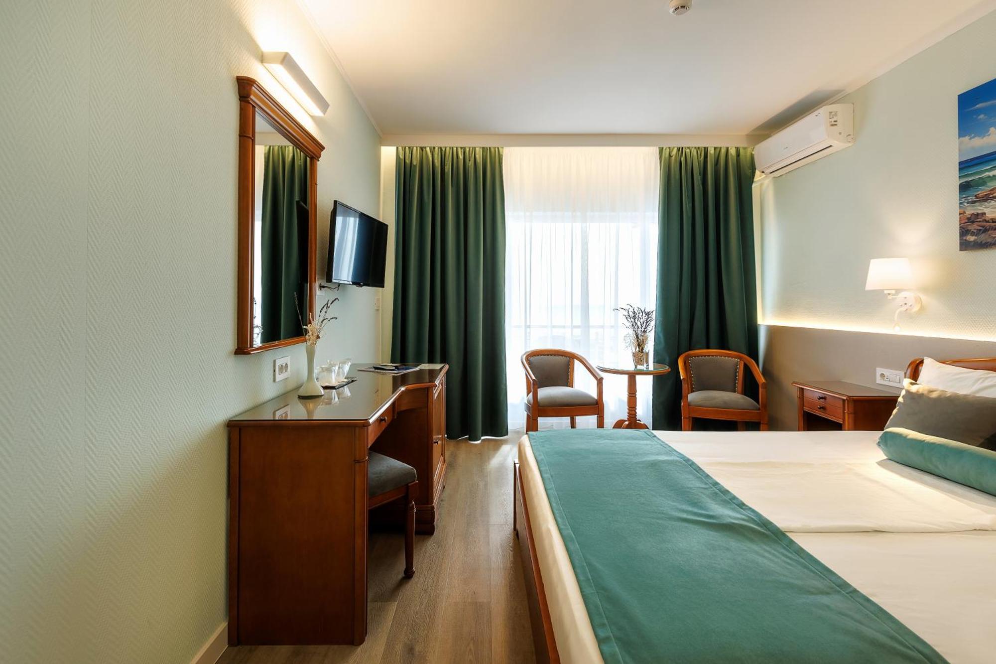 Hotel Comandor Mamaia Ngoại thất bức ảnh