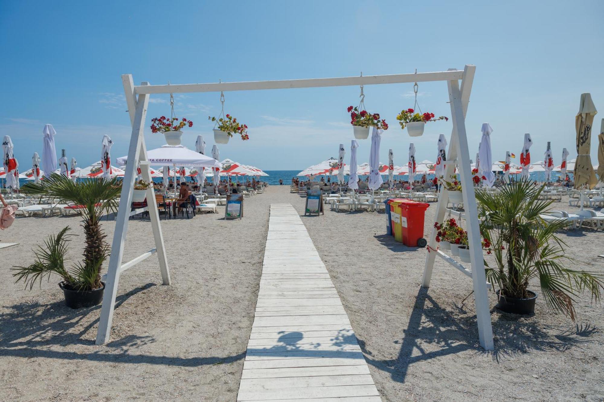 Hotel Comandor Mamaia Ngoại thất bức ảnh