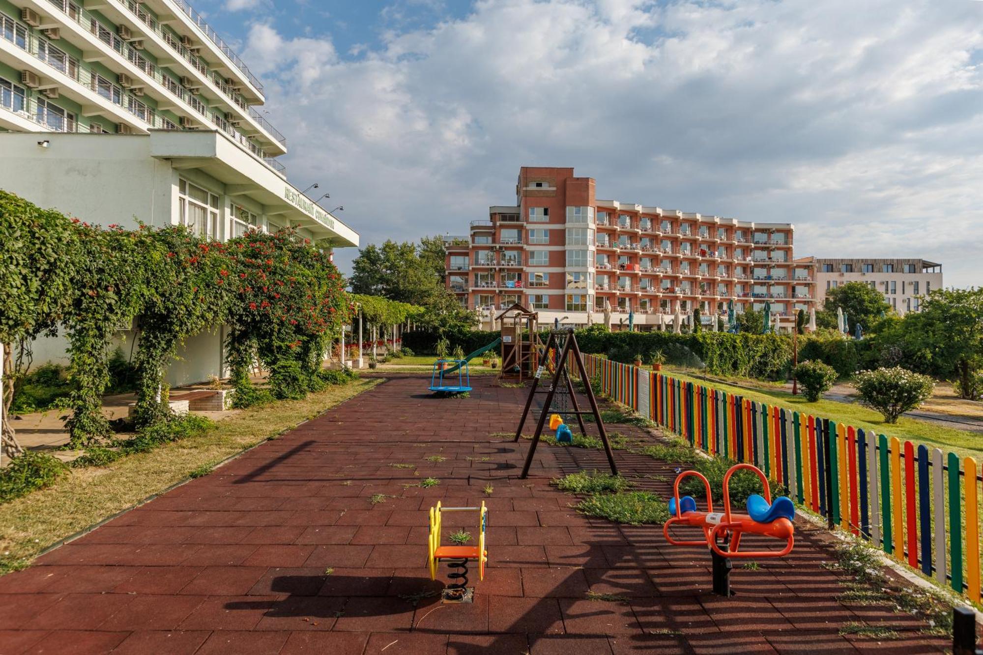 Hotel Comandor Mamaia Ngoại thất bức ảnh